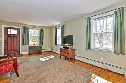 909 Old Post Rd, Walpole, MA 02081 photo 3