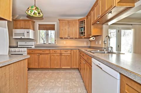 909 Old Post Rd, Walpole, MA 02081 photo 5