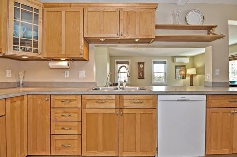 909 Old Post Rd, Walpole, MA 02081 photo 6