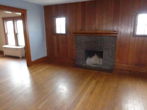 27 Wesson St, Springfield, MA 01108 photo 2