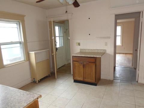 27 Wesson St, Springfield, MA 01108 photo 4