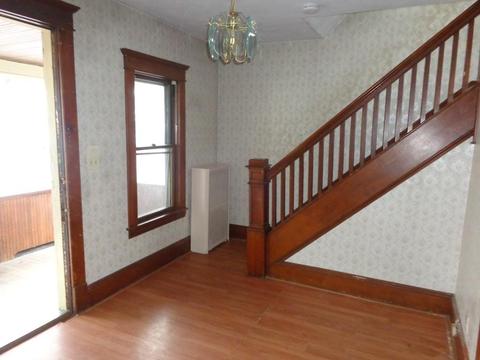 27 Wesson St, Springfield, MA 01108 photo 3
