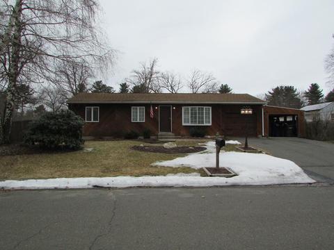 96 Saffron Cir, Springfield, MA 01129 photo 2