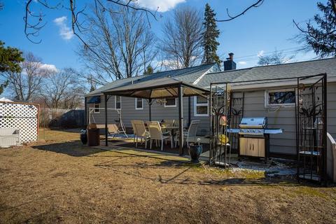 98 Cherokee Dr, Springfield, MA 01109 photo 4