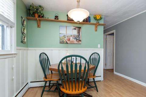 98 Cherokee Dr, Springfield, MA 01109 photo 19