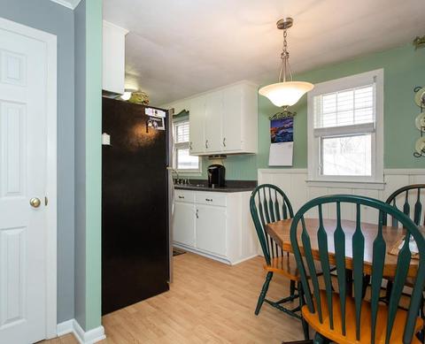 98 Cherokee Dr, Springfield, MA 01109 photo 14