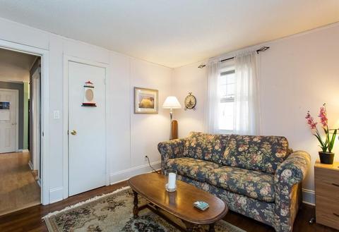 98 Cherokee Dr, Springfield, MA 01109 photo 27
