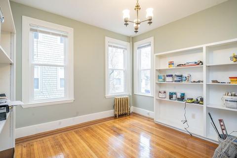 37 Avon Pl, Springfield, MA 01105 photo 10