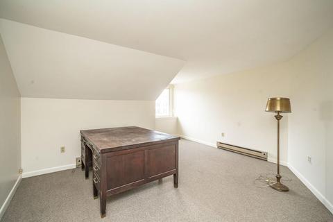 37 Avon Pl, Springfield, MA 01105 photo 23