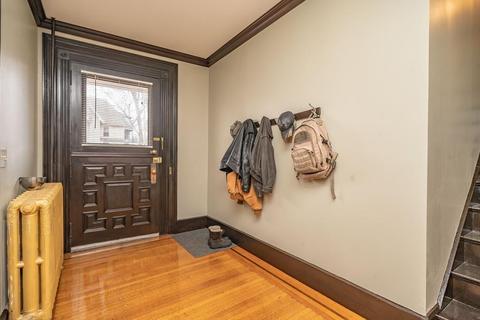 37 Avon Pl, Springfield, MA 01105 photo 14