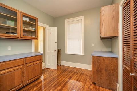 37 Avon Pl, Springfield, MA 01105 photo 13