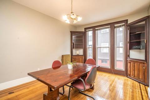 37 Avon Pl, Springfield, MA 01105 photo 9