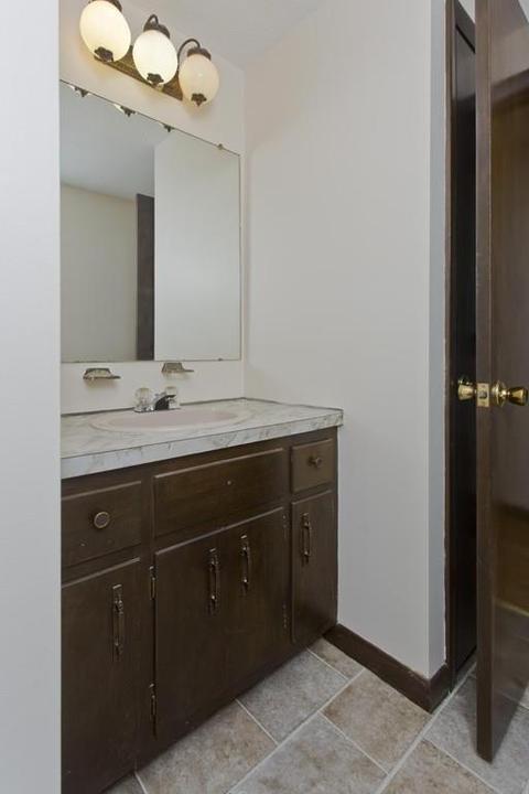 115 Labelle Cir, Chicopee, MA 01020 photo 9