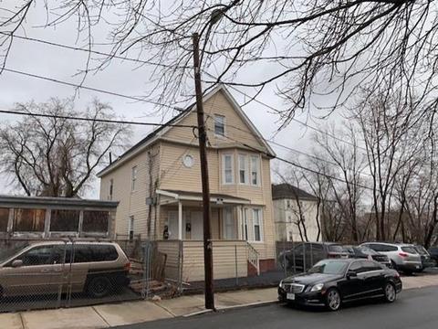 17 Willow St, Lawrence, MA 01841 photo 2