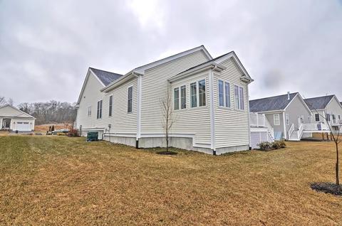 90 Eaglebrook Blvd, Wrentham, MA 02093 photo 4