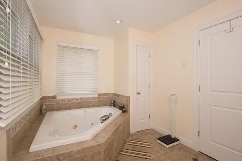 21 Algonquin Rd, Canton, MA 02021 photo 11