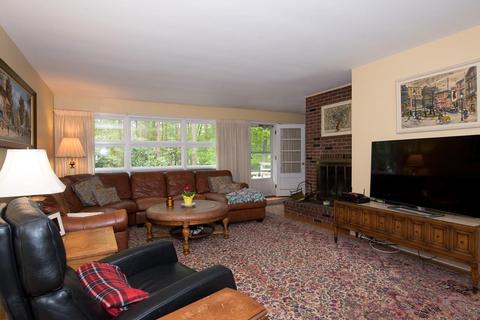 21 Algonquin Rd, Canton, MA 02021 photo 3