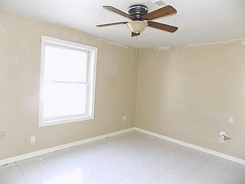 30 Sanderson St, Springfield, MA 01107 photo 12