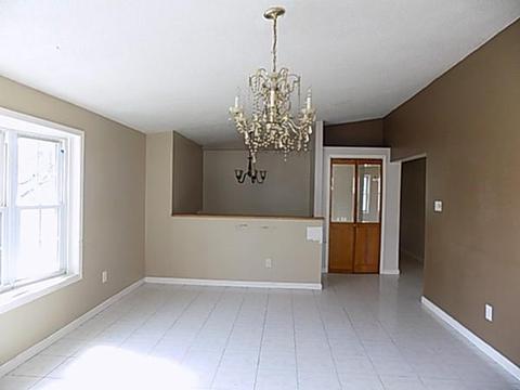 30 Sanderson St, Springfield, MA 01107 photo 10