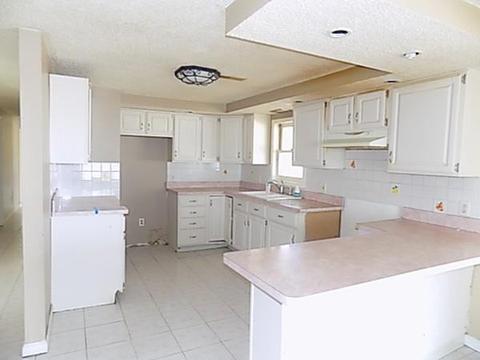 30 Sanderson St, Springfield, MA 01107 photo 7