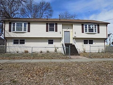 30 Sanderson St, Springfield, MA 01107 photo 3