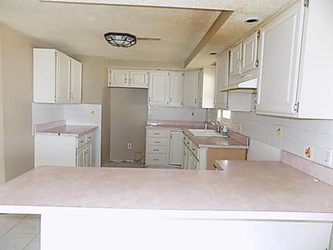 30 Sanderson St, Springfield, MA 01107 photo 8