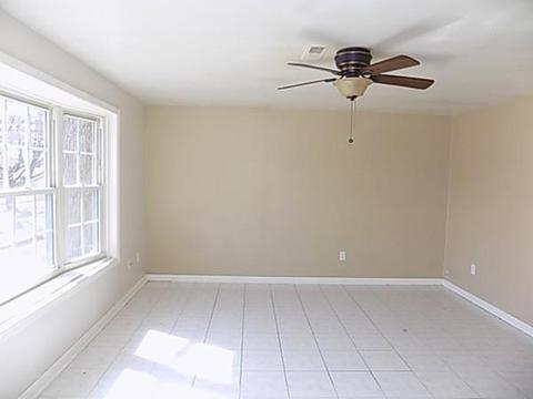 30 Sanderson St, Springfield, MA 01107 photo 11