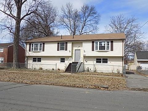 30 Sanderson St, Springfield, MA 01107 photo 2