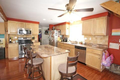84 Brandon Rd, Worcester, MA 01606 photo 4
