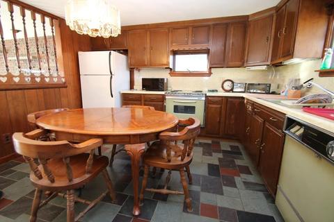 8 Douglas Rd, Saugus, MA 01906 photo 4
