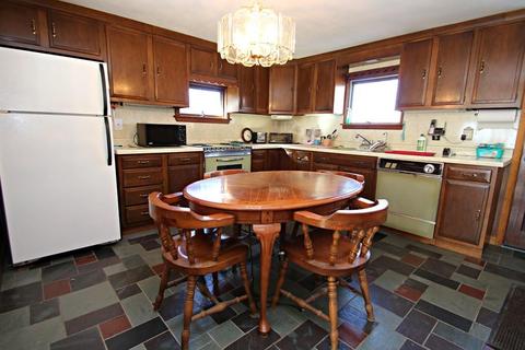 8 Douglas Rd, Saugus, MA 01906 photo 3
