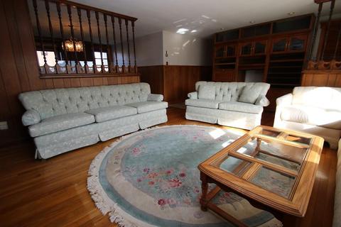 8 Douglas Rd, Saugus, MA 01906 photo 7