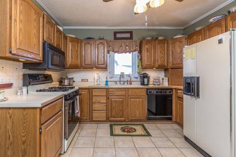 264 Main St, Leominster, MA 01453 photo 2