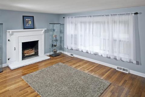 2 Eldon St, Middleboro, MA 02346 photo 5