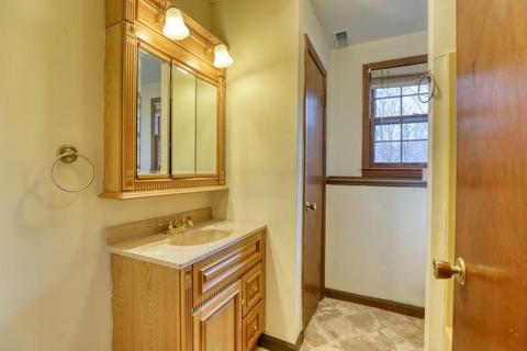 77 Brays St, Chicopee, MA 01020 photo 12
