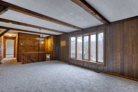 77 Brays St, Chicopee, MA 01020 photo 2