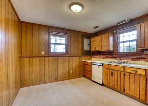 77 Brays St, Chicopee, MA 01020 photo 11