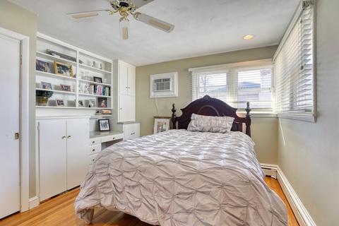 141 Pinecrest Dr, Springfield, MA 01118 photo 7