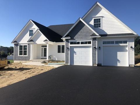 114 Caddyshack Dr, Chicopee, MA 01020 photo 1