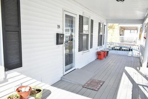 19 Logan St, Lawrence, MA 01841 photo 4