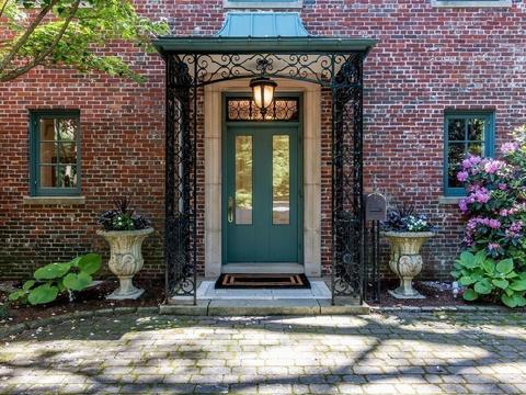 275 Hale St, Beverly, MA 01915 photo 4
