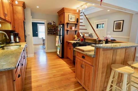 1 Bowden St, Marblehead, MA 01945 photo 4