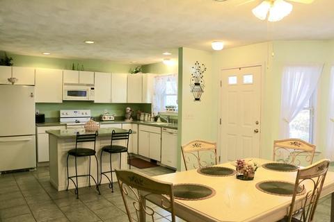 2 Carnation Cir #D, Reading, MA 01867 photo 8