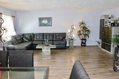 2 Carnation Cir #D, Reading, MA 01867 photo 16