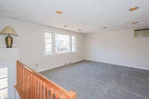 33 Nelson Ave, Beverly, MA 01915 photo 2
