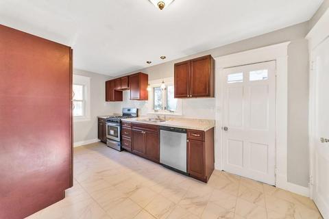 57 Melville St, Springfield, MA 01104 photo 6