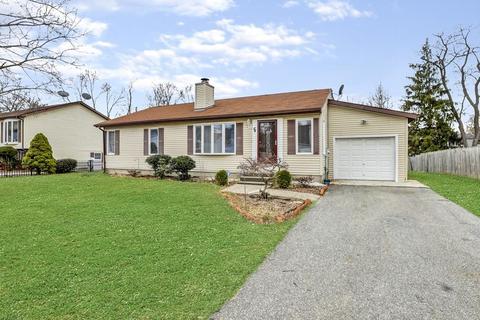 64 Amos Dr, Springfield, MA 01118 photo 1