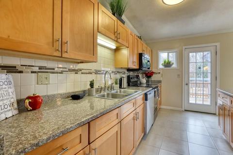 64 Amos Dr, Springfield, MA 01118 photo 5