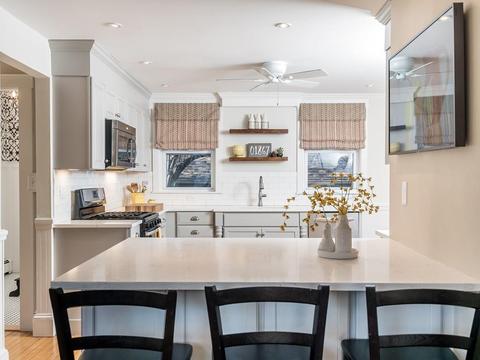 32 Grand St, Reading, MA 01867 photo 3