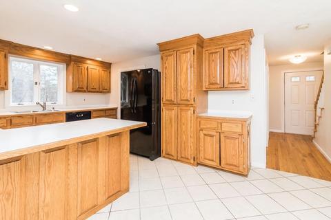 285 Kemp St, Dunstable, MA 01827 photo 4